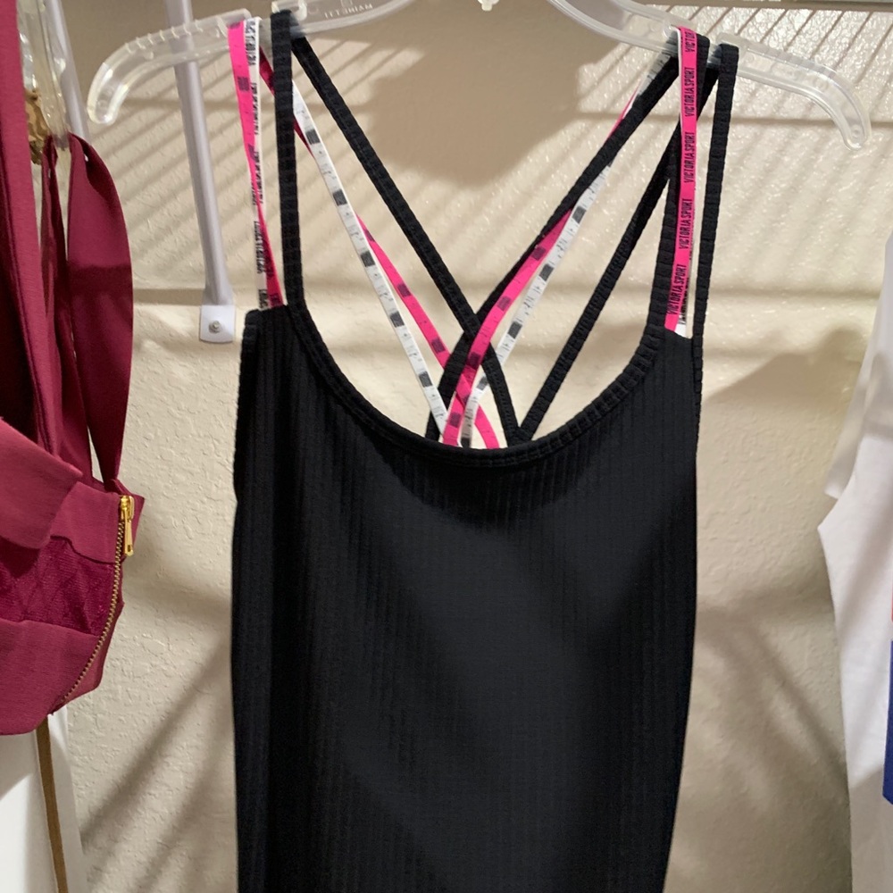 Victoria sport one piece tank